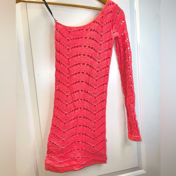 Funky Stretch one shoulder Bebe stretch dress with red lining Size S - Picture 1 of 4